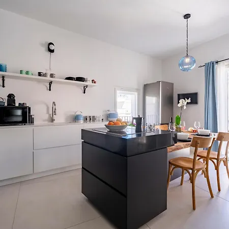 Blue Sea Tower דירה *